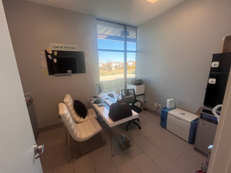 More Photos Of 4560 Heritage Trace Pky, Fort Worth Storefront For Lease