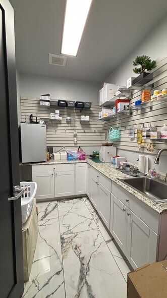 More Photos Of 1915 E Chandler Blvd, Chandler Coworking Space