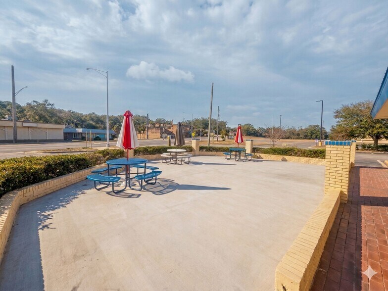 More Photos Of 9343 Lem Turner Rd, Jacksonville Fast Food For Sale