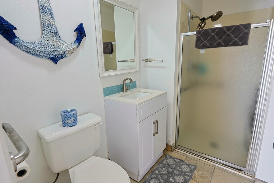 More Photos Of 754 SW Coast Hwy, Newport Hotel For Sale