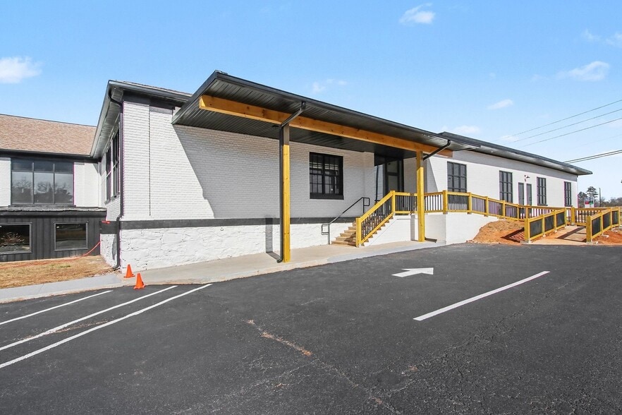 More Photos Of 3955 Highway 53, Hoschton Freestanding For Lease