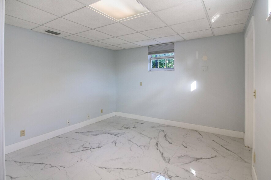 More Photos Of 2745 N Federal Hwy, Delray Beach Office Residential For Lease