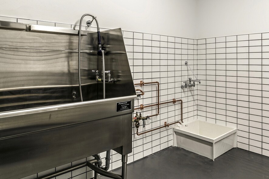 More Photos Of 1415 Cuming St NE, Omaha Apartments For Lease