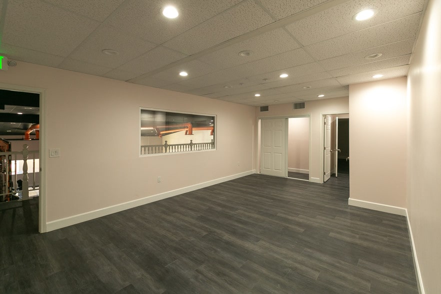 More Photos Of 1921 Carnegie Ave, Santa Ana Industrial For Sale