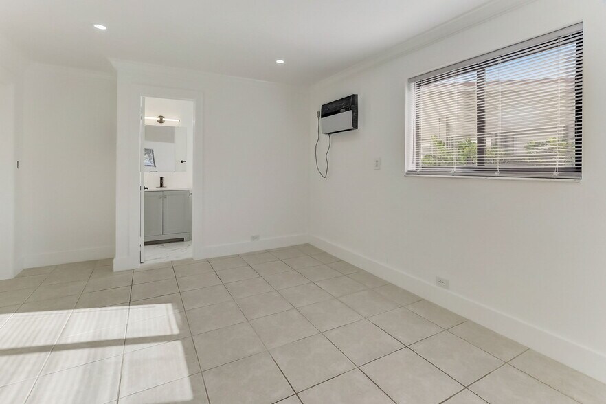 More Photos Of 2121 NE 51st Ct, Fort Lauderdale Apartments For Sale