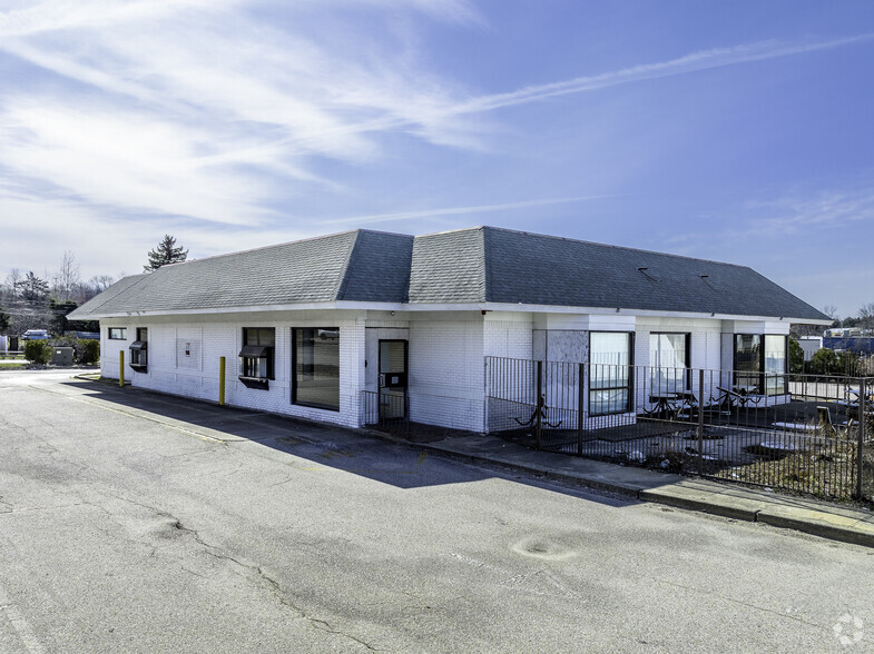 Primary Photo Of 1350 Hartford Ave, Johnston Fast Food For Lease