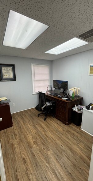 More Photos Of 109 Navajo Trl, Indian Trail Office For Lease