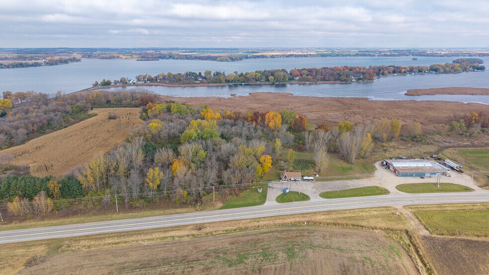 More Photos Of 814 W State St, Fox Lake Restaurant For Sale