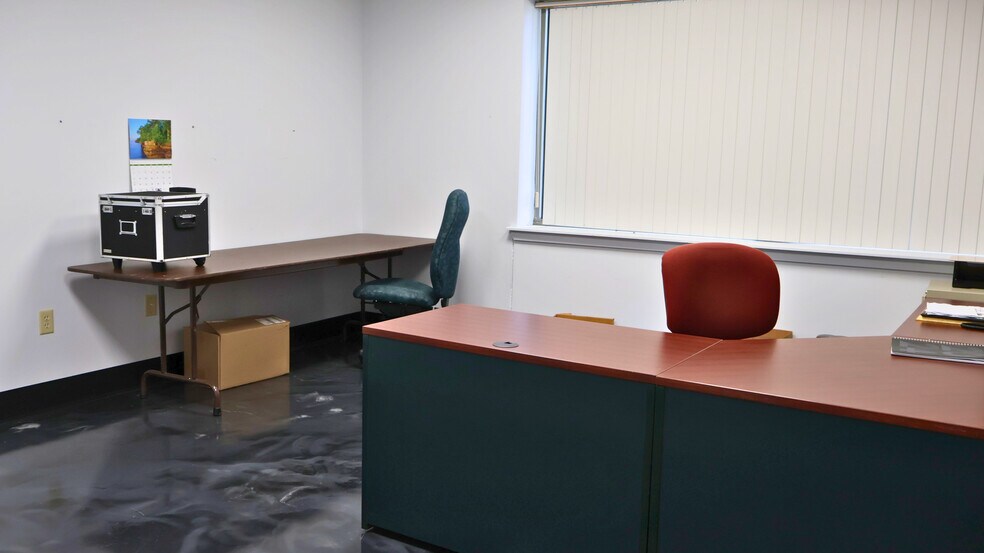 More Photos Of 6405 Flank Dr, Harrisburg Office For Sale