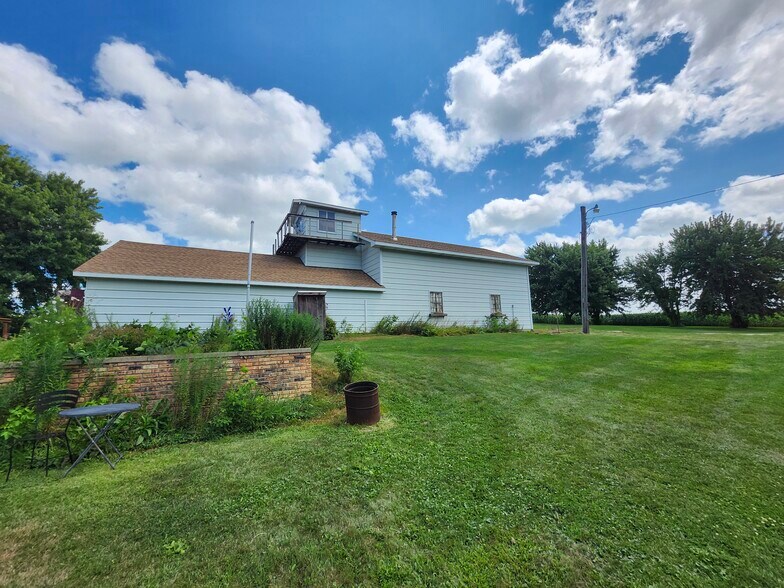 More Photos Of 17069 400th St, Leland Contractor Storage Yard For Sale