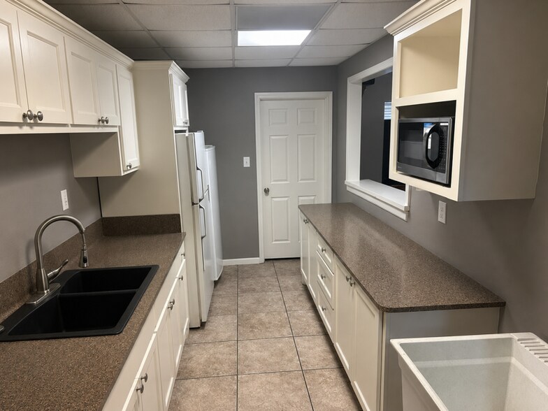 More Photos Of 25210 Richards Rd, Spring Loft Creative Space For Lease