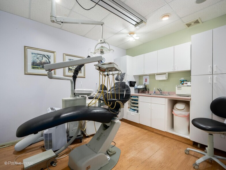 More Photos Of 4020-22 N Central Ave, Chicago Office For Sale