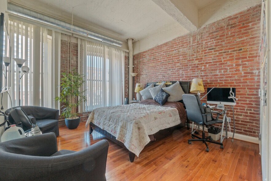 More Photos Of 311-313 W Baltimore St, Baltimore Apartments For Sale