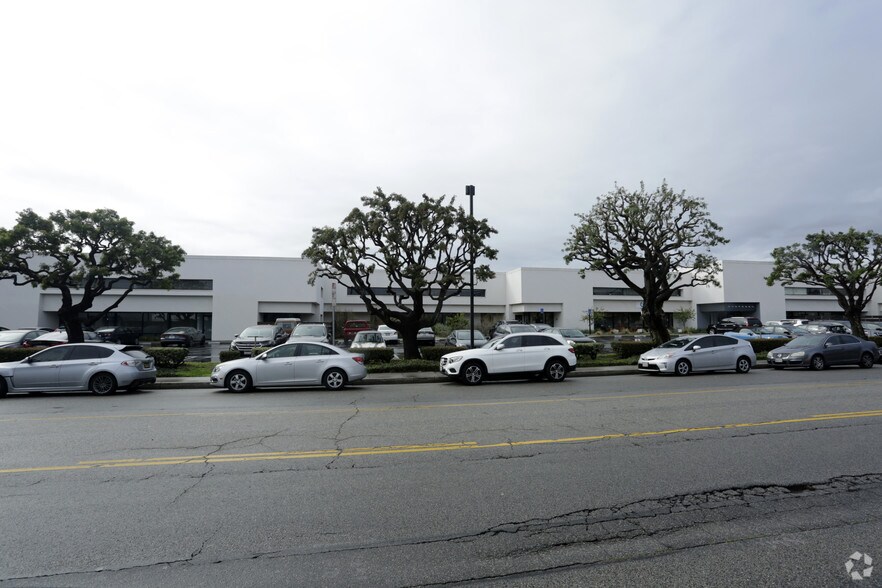 More Photos Of 1811-1855 Centinela Ave, Santa Monica Research And Development For Lease