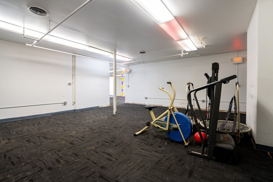 More Photos Of 21 1/2 W Main St, South Vienna Post Office For Sale