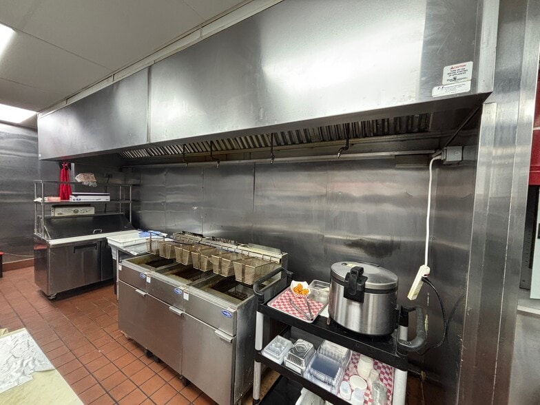 Primary Photo Of 1811-1819 W North Ave, Chicago Office For Lease