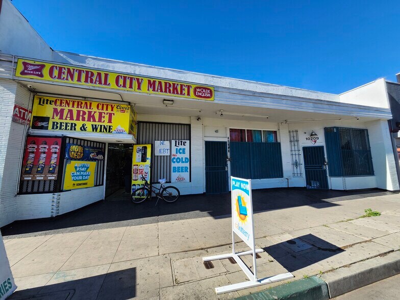 More Photos Of 10209 S Central Ave, Los Angeles Convenience Store For Sale