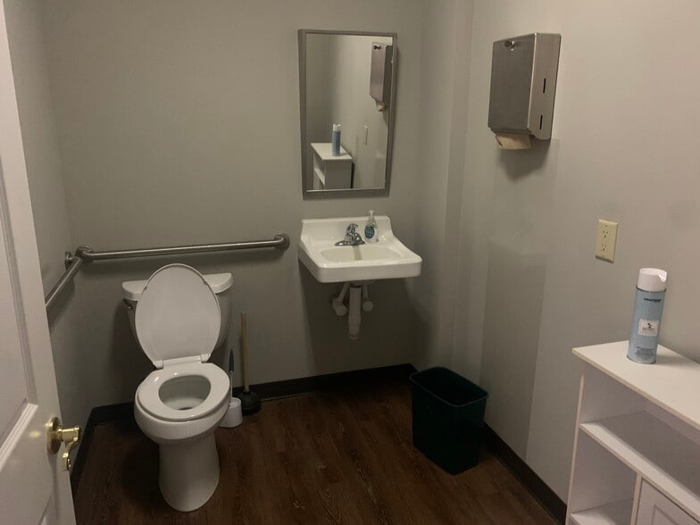 More Photos Of 112 W Athens Pky, Athens Unknown For Lease