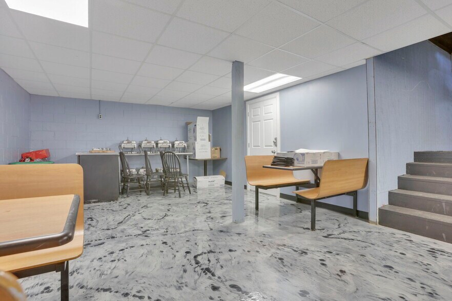 More Photos Of 609 Mill St, New Lexington Restaurant For Sale