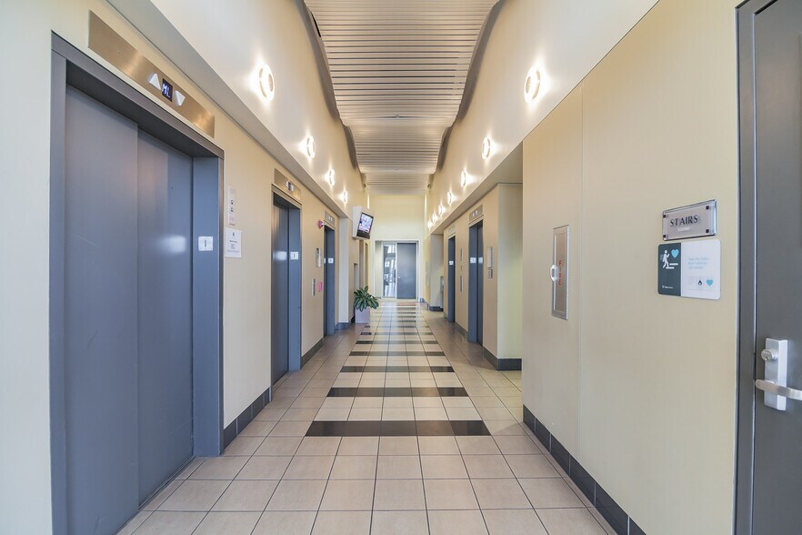 More Photos Of 7411 John Smith, San Antonio Office For Sale