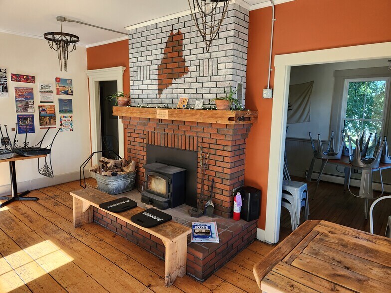 More Photos Of 268 Main St, Kingfield Restaurant For Sale