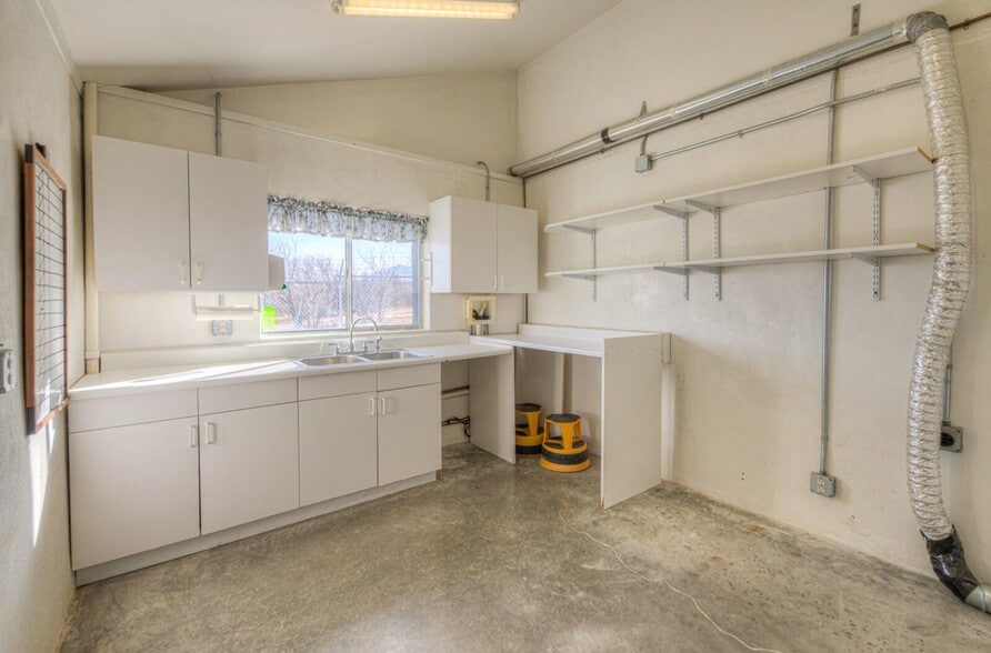 More Photos Of 22540 Us Highway 160, Walsenburg Veterinarian Kennel For Sale