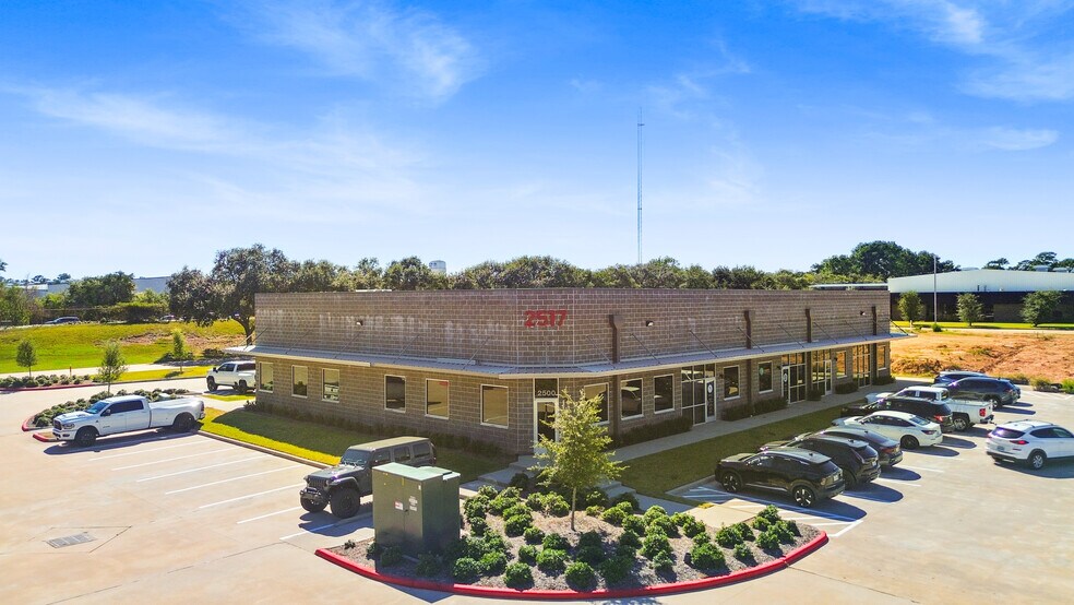 Primary Photo Of 2517 N Frazier St, Conroe Office For Sale