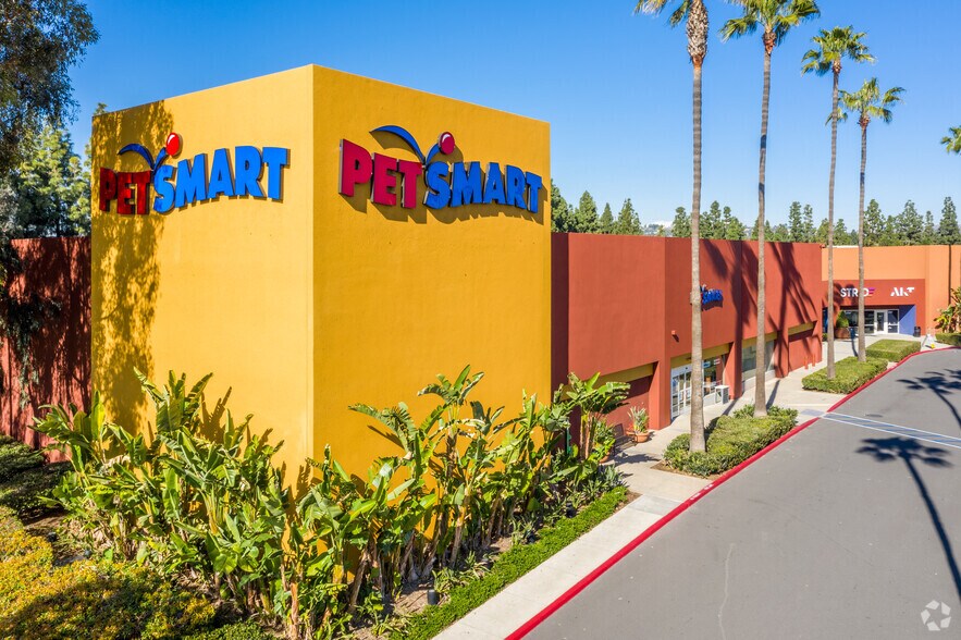 More Photos Of 2915-3011 El Camino Real, Tustin Unknown For Lease