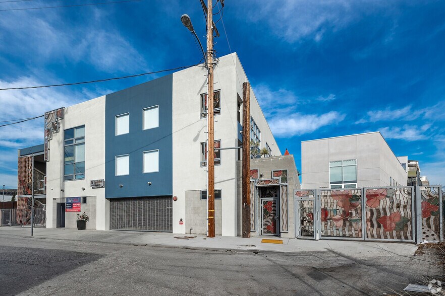 More Photos Of 2256 Barry Ave, Los Angeles Office For Lease