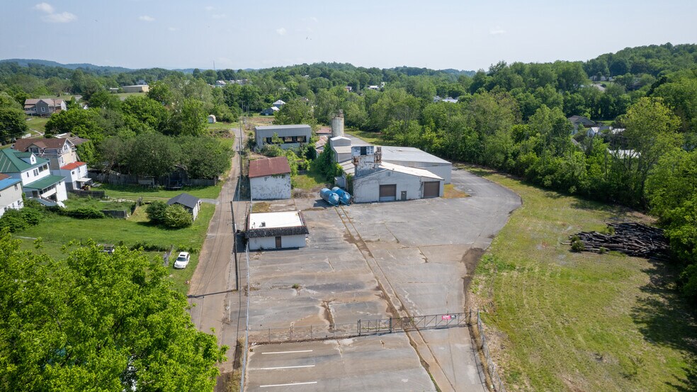 Primary Photo Of 111 E Mary St, Bristol Warehouse For Lease