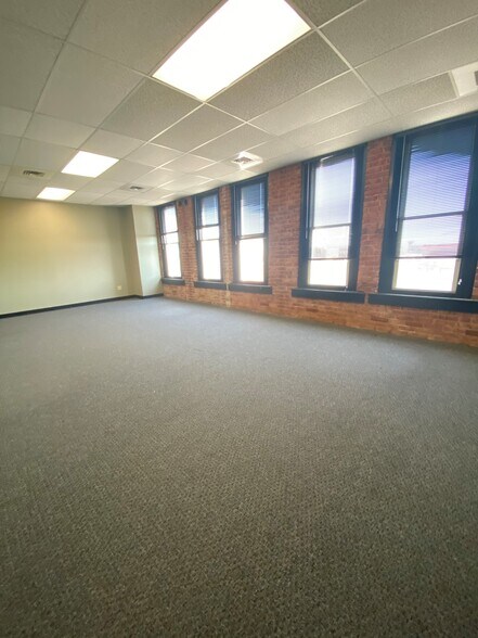 More Photos Of 233 S Detroit Ave, Tulsa Office For Lease