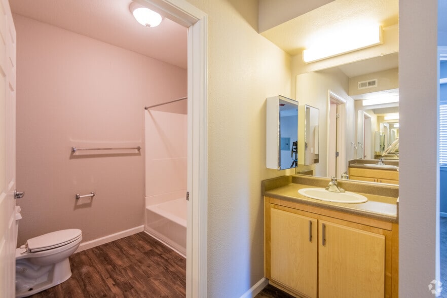 More Photos Of 1666 Da Vinci Ct, Davis Apartments For Sale