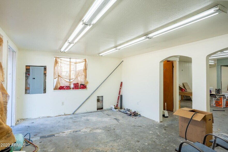 More Photos Of 101 W Aero Dr, Payson General Retail For Lease