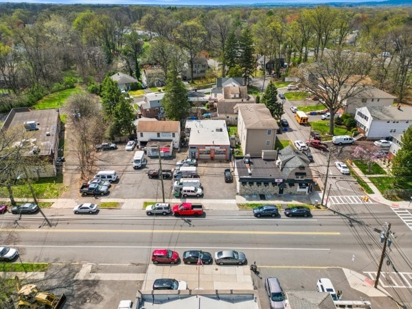 More Photos Of 305 S Michigan Ave, Kenilworth Industrial For Sale