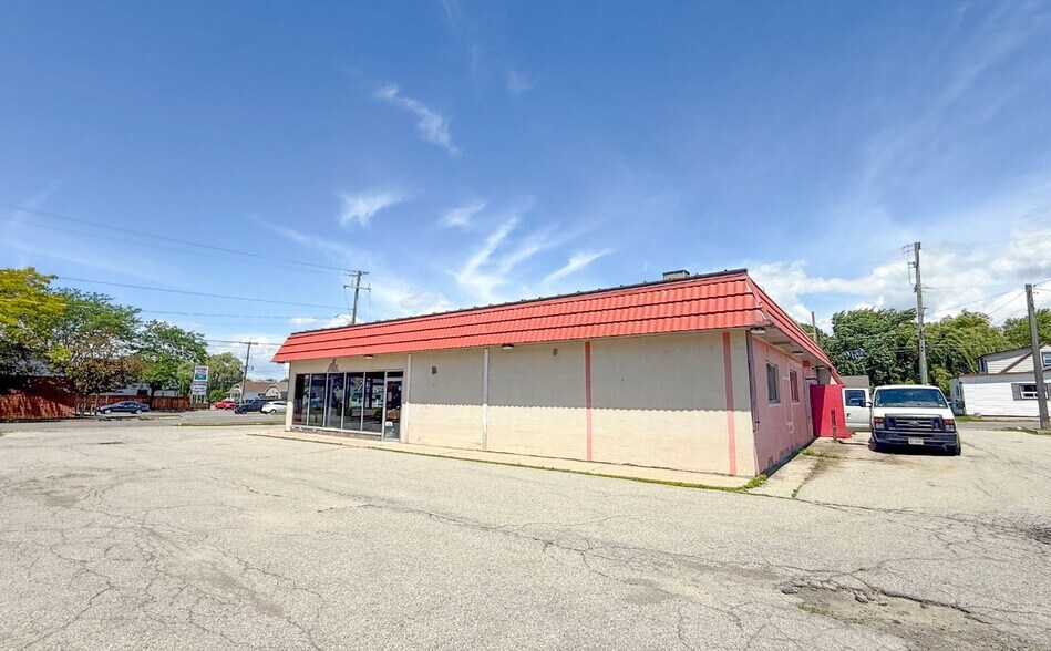 More Photos Of 477 Davis St, Port Colborne Freestanding For Sale