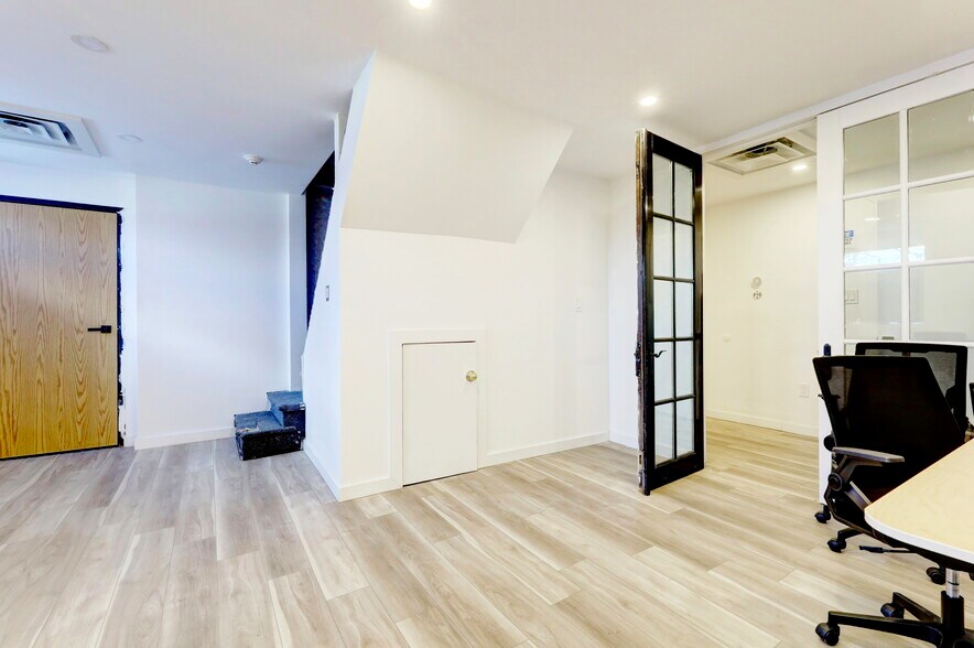 More Photos Of 174 Main Ave, Wallington Warehouse For Sale