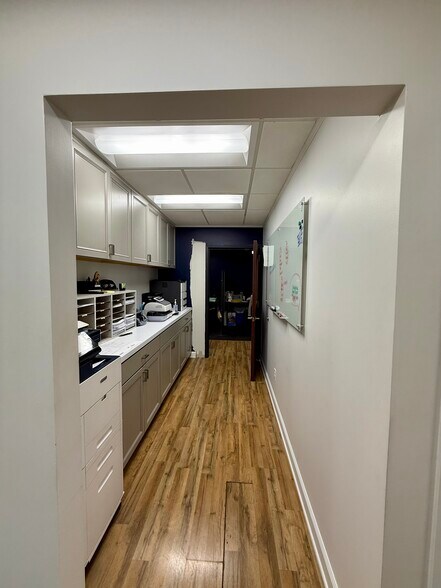 More Photos Of 965 Repp Dr, Columbus Warehouse For Lease