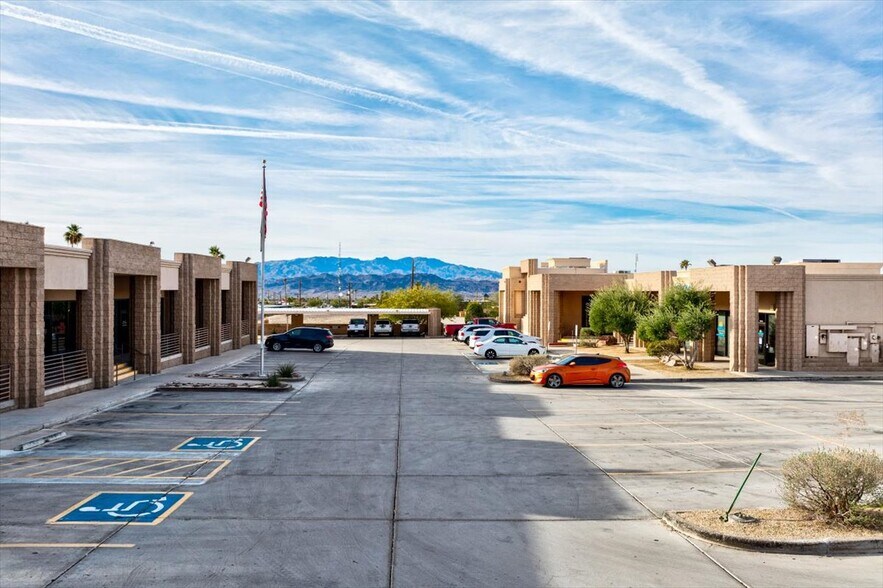 More Photos Of 2035 Mesquite Ave, Lake Havasu City Medical For Sale