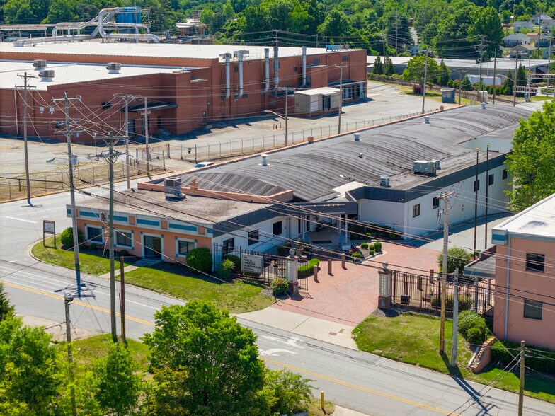 More Photos Of 807 W Ward Ave, High Point Office For Sale
