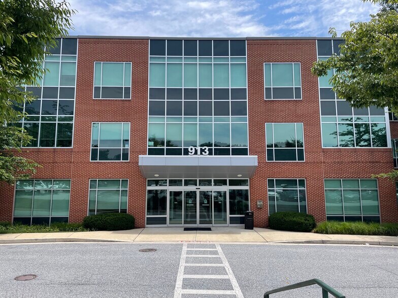 More Photos Of 913 Ridgebrook Rd, Sparks Medical For Lease