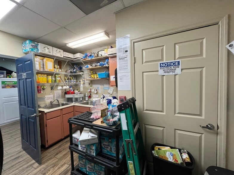 More Photos Of 2707 Idamor Dr, Charleston Daycare Center For Sale