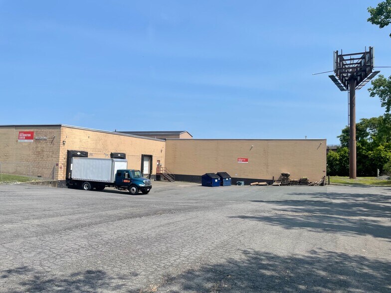 More Photos Of 10 N Ferry St, Albany Warehouse For Sale