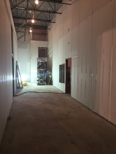 More Photos Of 2808-2900 S 25th St, Clinton Unknown For Lease