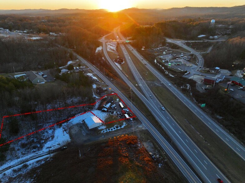 More Photos Of 178 Old Fayette rd, Oak Hill Showroom For Sale