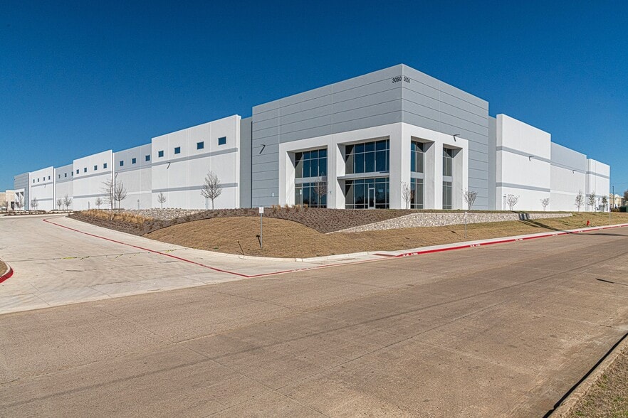 More Photos Of 3050 Red Hawk Dr, Grand Prairie Industrial For Sale