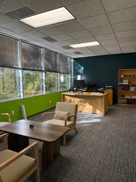 More Photos Of 2901 Wilcrest Dr, Houston Office For Lease