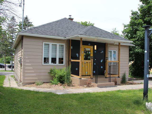 Primary Photo Of 40 Boul Grand, L'Île-Perrot General Retail For Lease