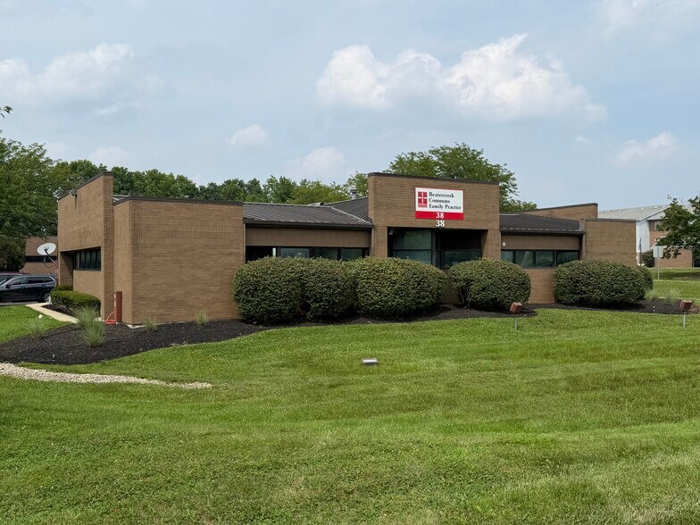 More Photos Of 42 Woodcroft Trl, Dayton Unknown For Lease