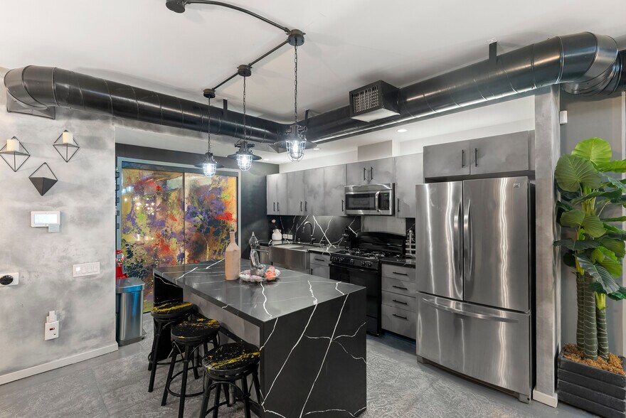 More Photos Of 302-390 11th Ave, San Diego Apartments For Sale