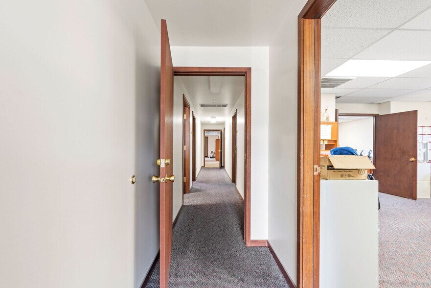 More Photos Of 6000 Fashion Blvd, Salt Lake City Office For Sale